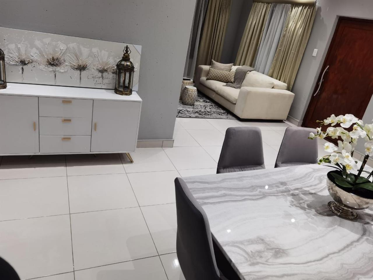 Kings View Exclusive Villas Pretoria-Noord Exterior foto